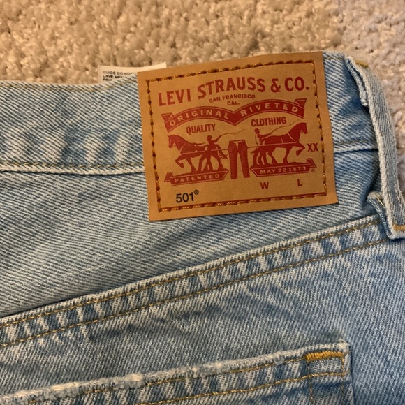 Levi’s Shorts - Picture 6 of 7